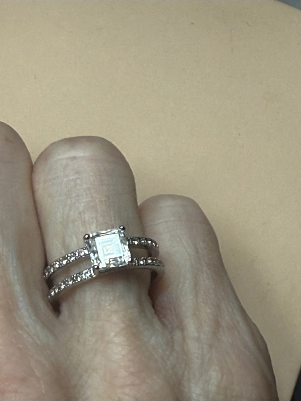 GRA CERTIFIED MOISSANITE DIAMOND 1CT silver baked band NEW